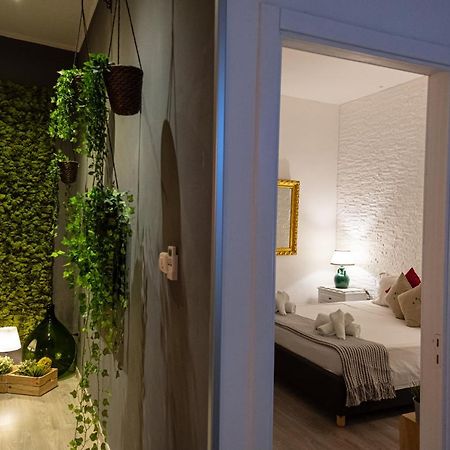 Il Giardino Di Sybar Apartment Lecce Luaran gambar