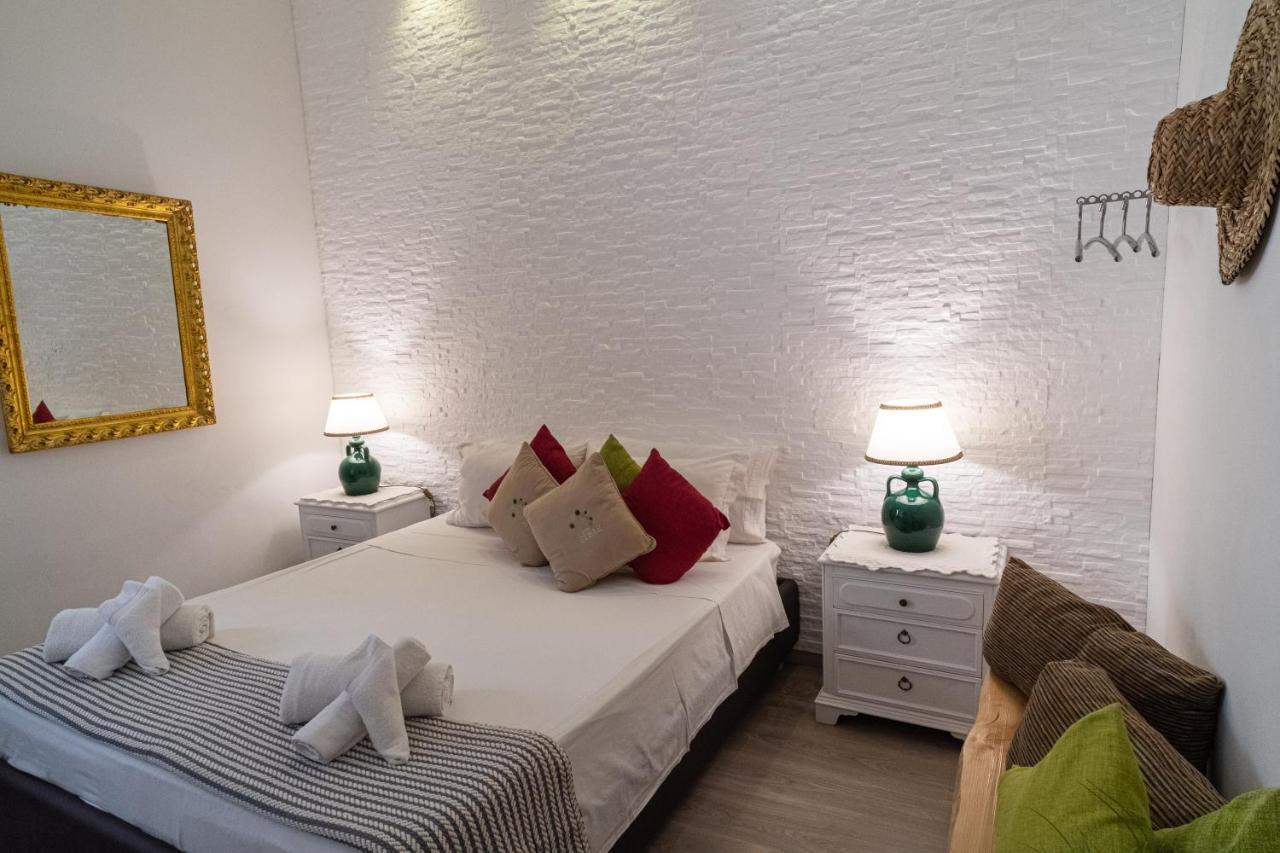 Il Giardino Di Sybar Apartment Lecce Luaran gambar