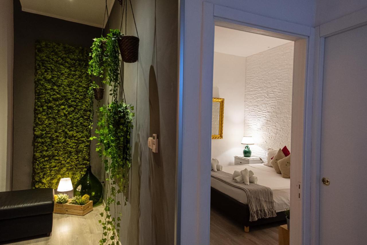 Il Giardino Di Sybar Apartment Lecce Luaran gambar