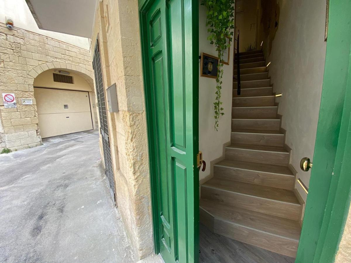 Il Giardino Di Sybar Apartment Lecce Luaran gambar