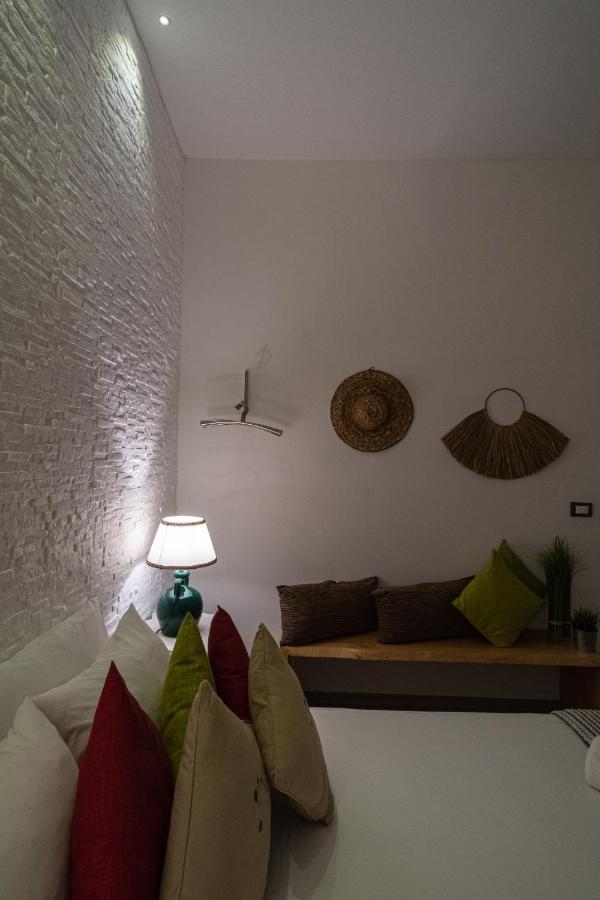 Il Giardino Di Sybar Apartment Lecce Luaran gambar