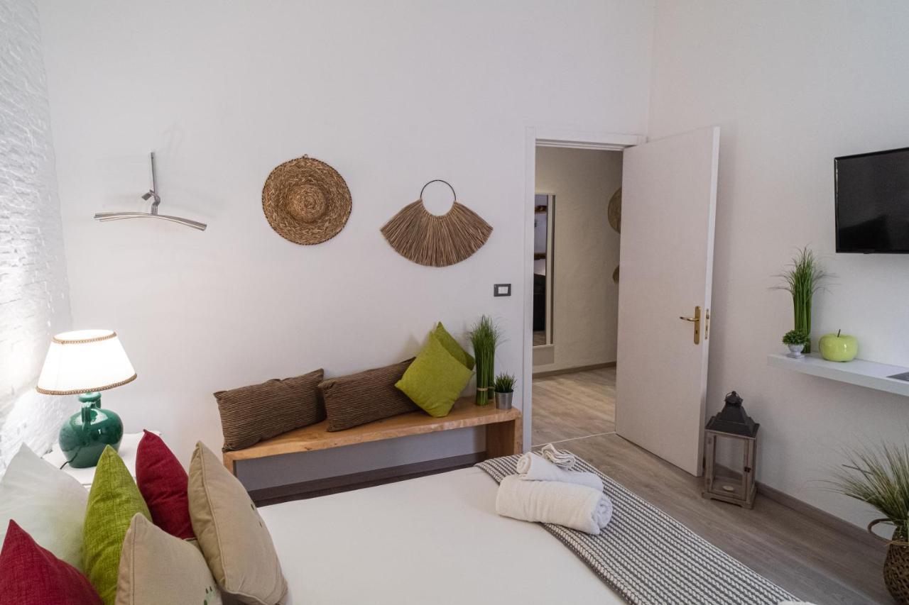 Il Giardino Di Sybar Apartment Lecce Luaran gambar