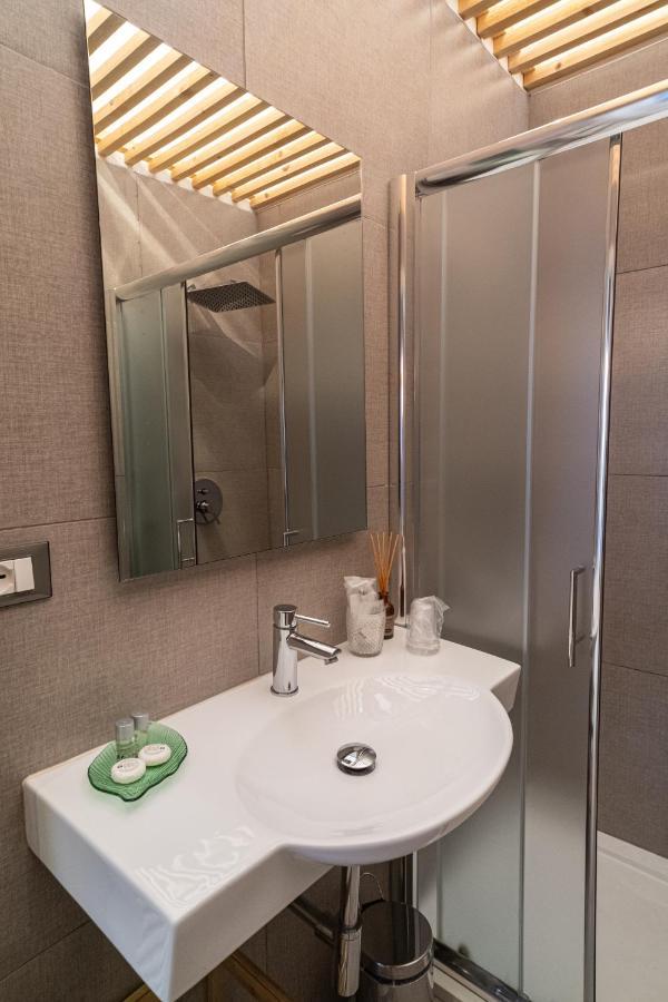 Il Giardino Di Sybar Apartment Lecce Luaran gambar